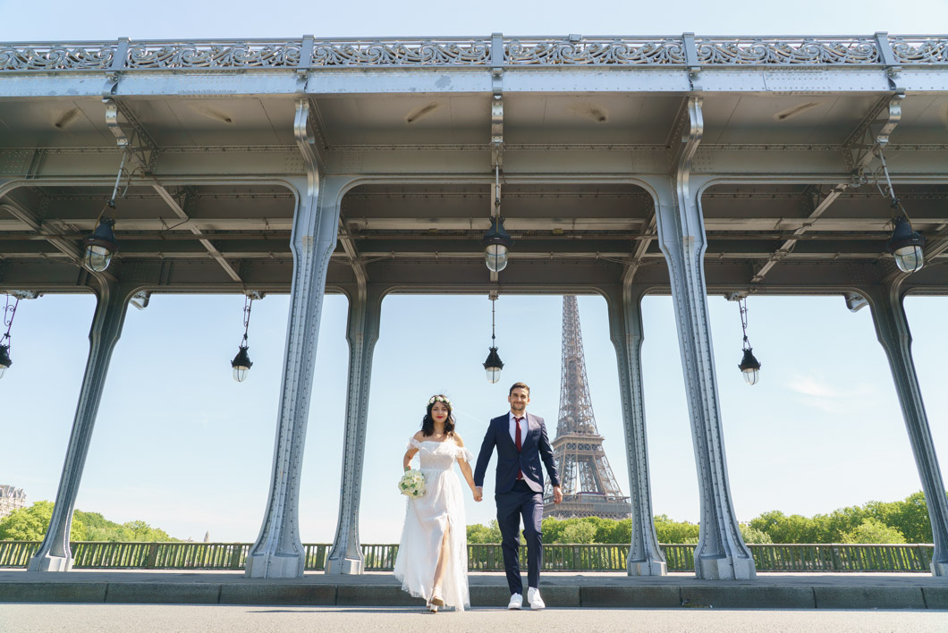 Séance photos de couple sur le Pont Bir-Hakeim : Pourquoi et comment ?